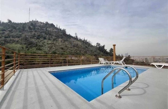 Cozy and Fully-Equipped One-Bedroom Apartment with Stunning Views