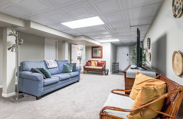 Cozy and private basement apartment close to the Magothy River