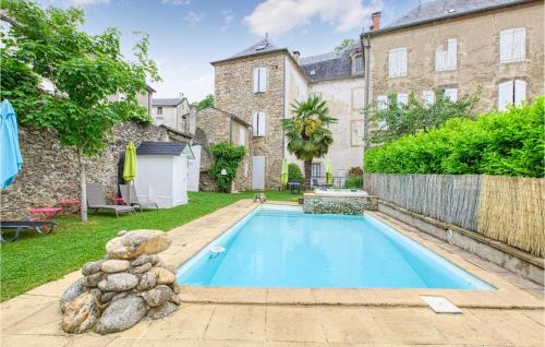 Cozy Apartment In Saint Jean Du Bruel