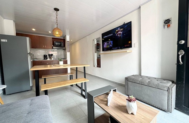 Cozy Apartment Ideal for Couples Near the Airport