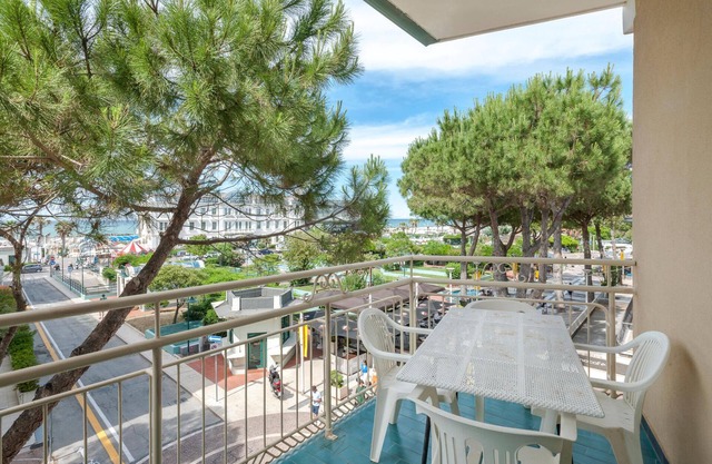 Cozy apartment in Cattolica with WiFi