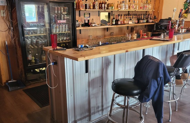 Cozy apartment in delightful Brown City with WiFi, AC