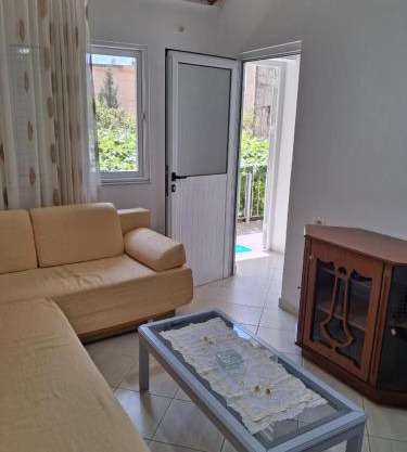 Cozy Apartment in Delvinë