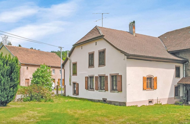 Cozy apartment in Plaine with WiFi