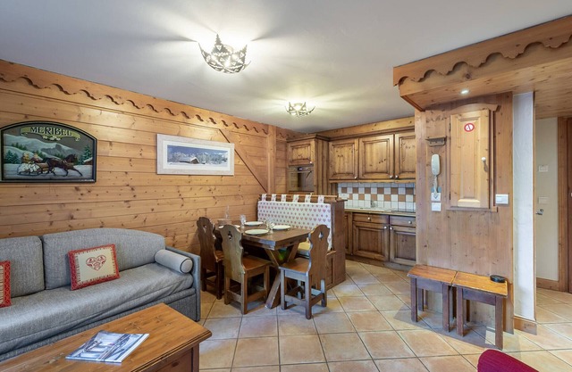 Cozy apartment near slopes with pool and spa access