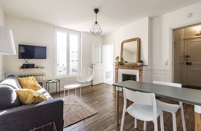 Cozy apartment renovated to less than 10 minutes walk from the station!