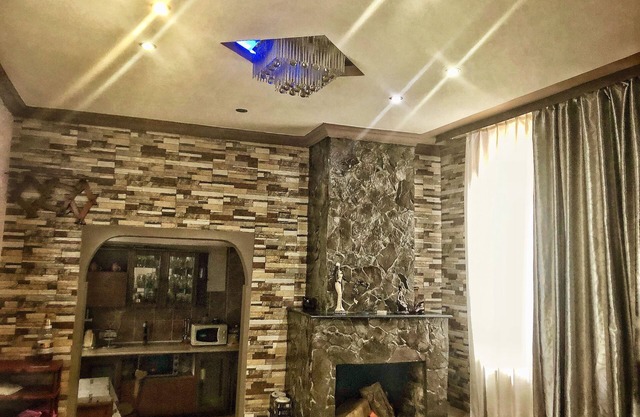 Cozy Apartment with Fireplace