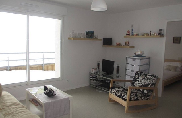 Cozy Apartment with Mountain Views - Sleeps 6, Free Parking, Ski Locker Included