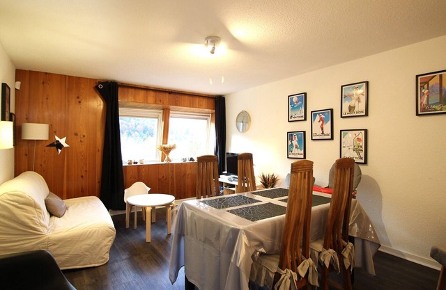 Cozy Apartment with Ski Access, Wi-Fi, Parking & Pet-Friendly - Sleeps 6