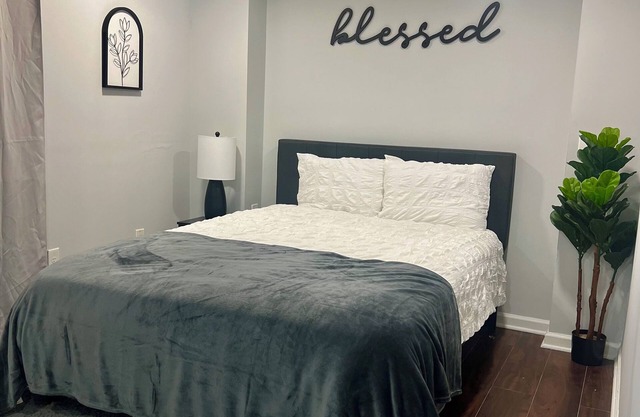 Cozy apt in Woodbridge for short and long term rental. Everything Included!