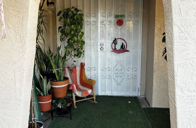 Cozy Arizona Room