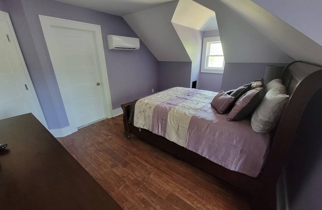 Cozy B&B with WiFi and AC in charming South Kortright