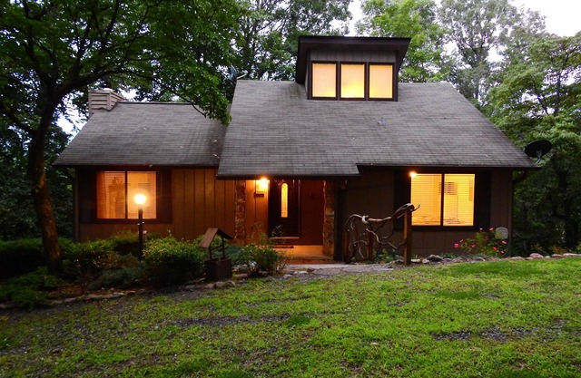Cozy Bear Lodge on top of Casey's Mountain! - Great Location!