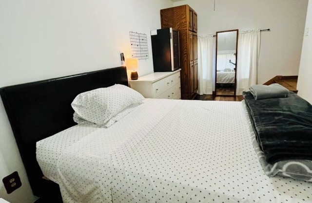 Cozy bedrooms in Shrewsbury warm town and convenient