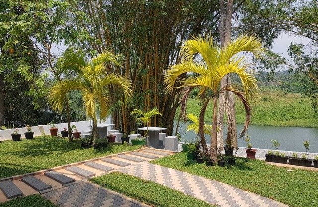 Cozy bungalow fully furnished with 1 bedroom and WiFi, AC in lovely Seeduwa