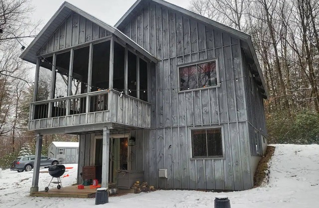 Cozy Cabin in the Berkshires