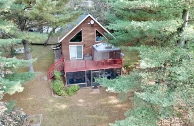 Cozy cabin in the woods on Big Trade Lake