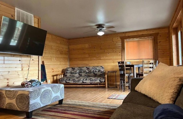 Cozy Cabin in Warrensnn