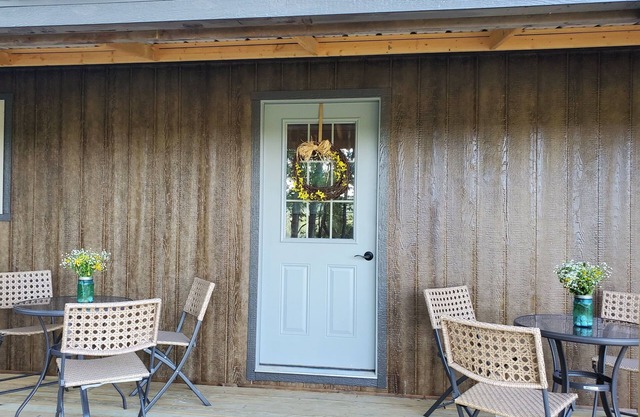 Cozy cabin overlooking an exotic animal farm!