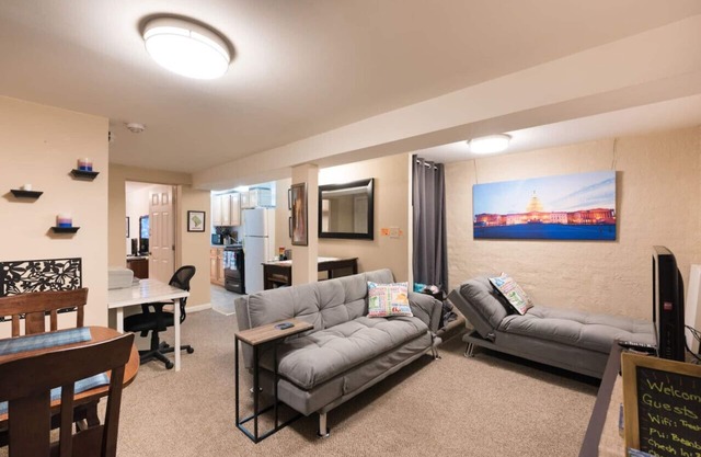 Cozy, Clean & Private English Basement Apartment