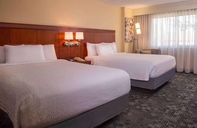 Cozy Comfort Near PNC Pavilion | 1BR Unit w/Balcony, Gym, Pool, Pets Welcome