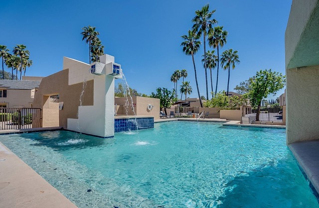 Cozy Condo with all new furniture!