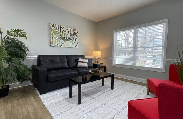 Cozy & Convenient: 2BR Townhome w/Garage