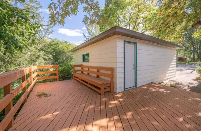 Cozy & Convenient Champlin Oasis