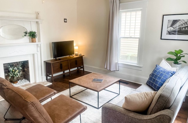 Cozy Cottage 🏡in Five Points. 4 min from Downtown/15 min from the airport ✈️.