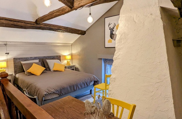 Cozy cottage in Saint-Bresson with private garden and WIFI