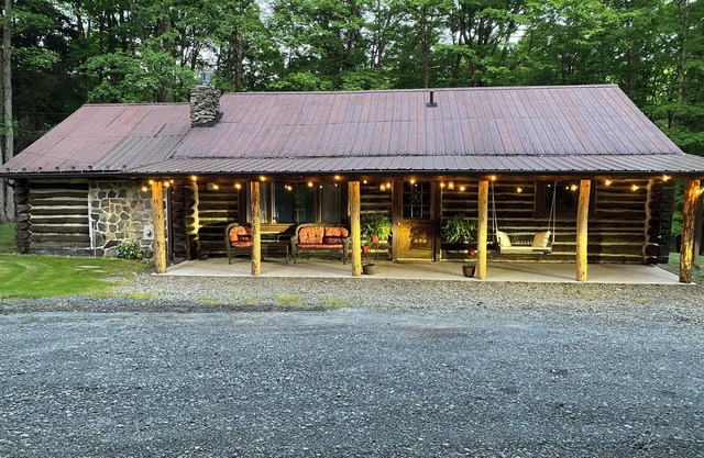 Cozy Country Cabin