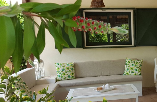 Cozy COUNTRY CHALET IMMERSED IN THE GREEN AND WIDE OUTDOOR VERANDA