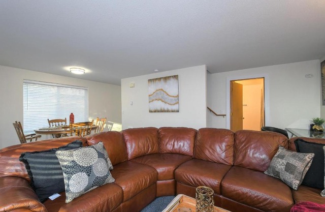 Cozy Couve Apartment Close To Everything!