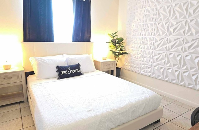 Cozy Dreamy Suites 1 in marvelous Cape Coral with AC, WiFi