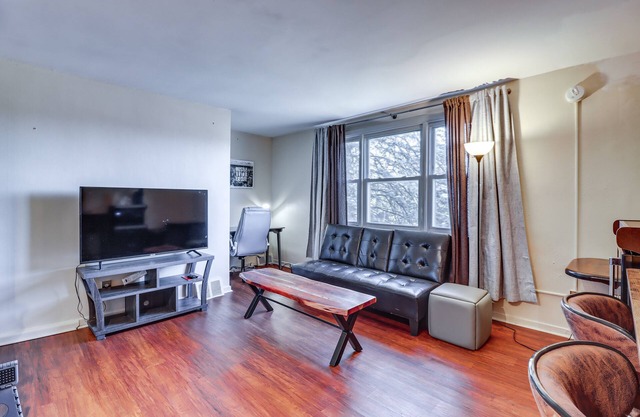 Cozy Easton Condo Near Historic Downtown