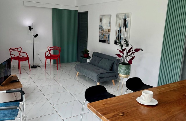 Cozy familizy-sized apartment, downstairs, with large patio - Alto Boquete