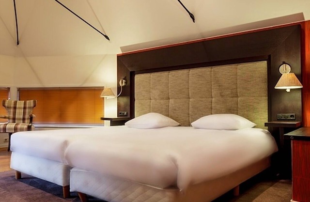 Cozy Family Rooms in Deventer with Breakfast, Garden & Bar Access