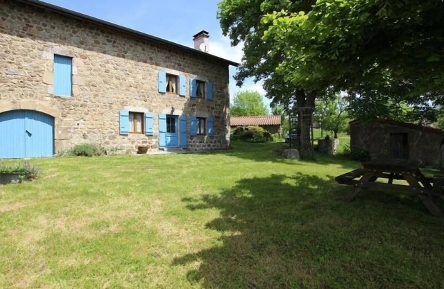 Cozy Farmhouse near Lapte with Nature Views, Near Lake, Pet Friendly, Fireplace & Full Amenities