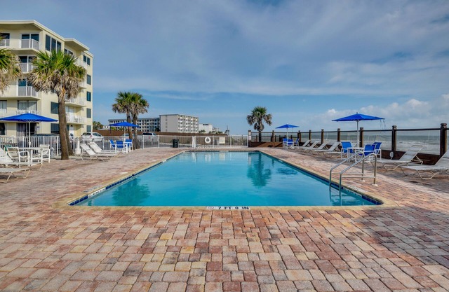 Cozy Florida Getaway w/Pool Access & Ocean Views!