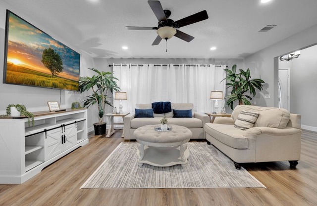 Cozy Florida Getaway-4 bedroom