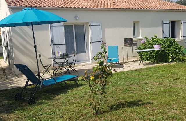 Cozy Traditional House with Garden, Garage, and WiFi – Near Beaches and City Centers