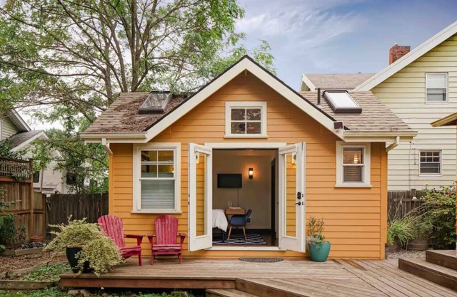 Cozy Garden Cottage in Popular Richmond Neighborhood