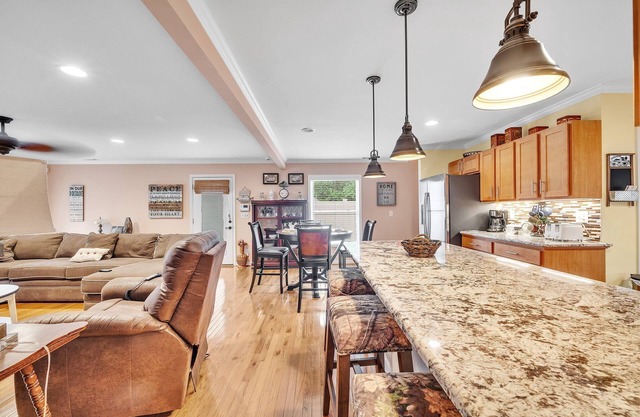 Cozy Getaway, Grill, Spacious by Zen Living