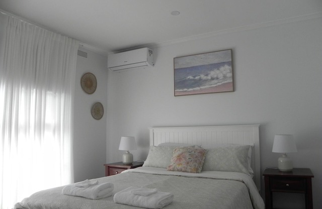 Cozy Getaway in Frankston. nJust 5-minute walk to the beach!