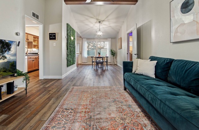 Cozy getaway | Near Airport & Downtown | Game Room