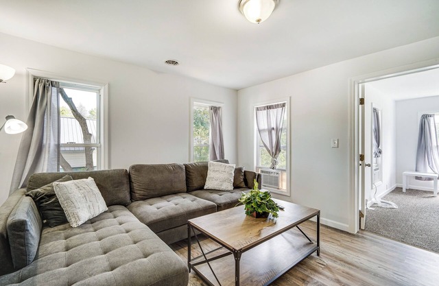 Cozy Glens Falls Getaway < 1 Mi to Downtown