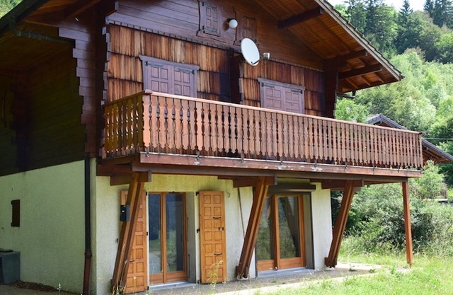 Cozy Ground Floor Chalet Apartment, 15min from Evian, Near Ski Resorts
