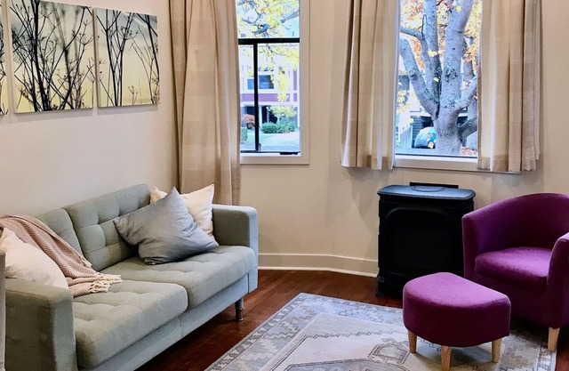 Cozy half-duplex in central location - walk to downtown or the beach