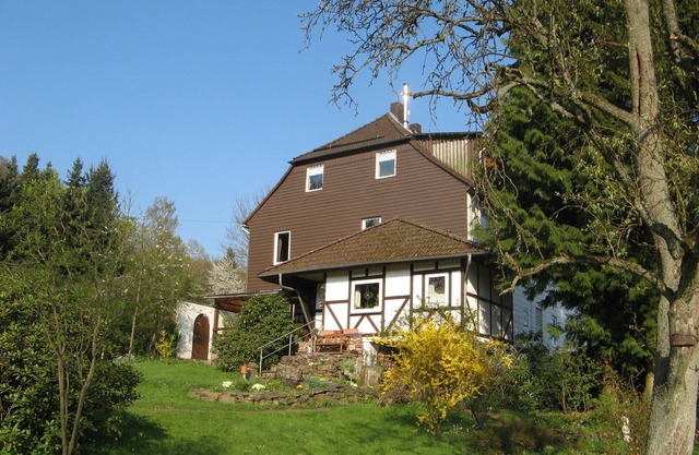 Cozy holiday apartment, surrounded by wood and grassland, chimney, pets allowed