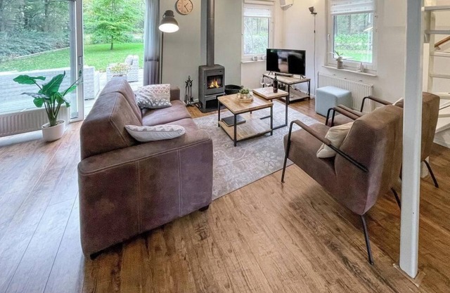 Cozy holiday bungalow with a box bed for the children